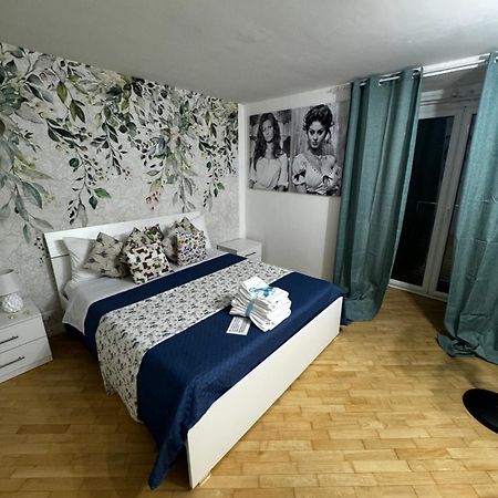 Plebiscito Charme Rooms نابولي المظهر الخارجي الصورة