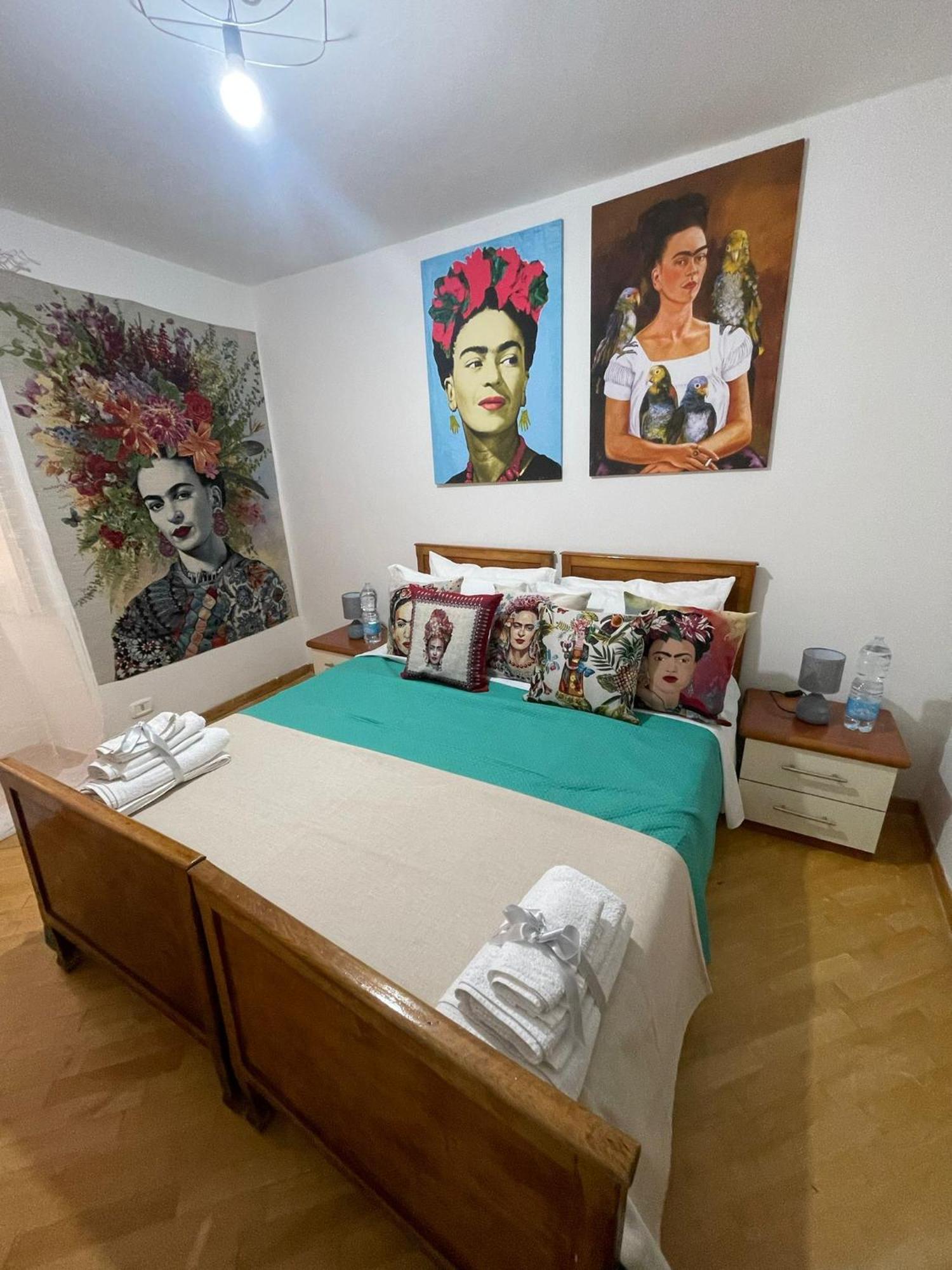 Plebiscito Charme Rooms نابولي المظهر الخارجي الصورة