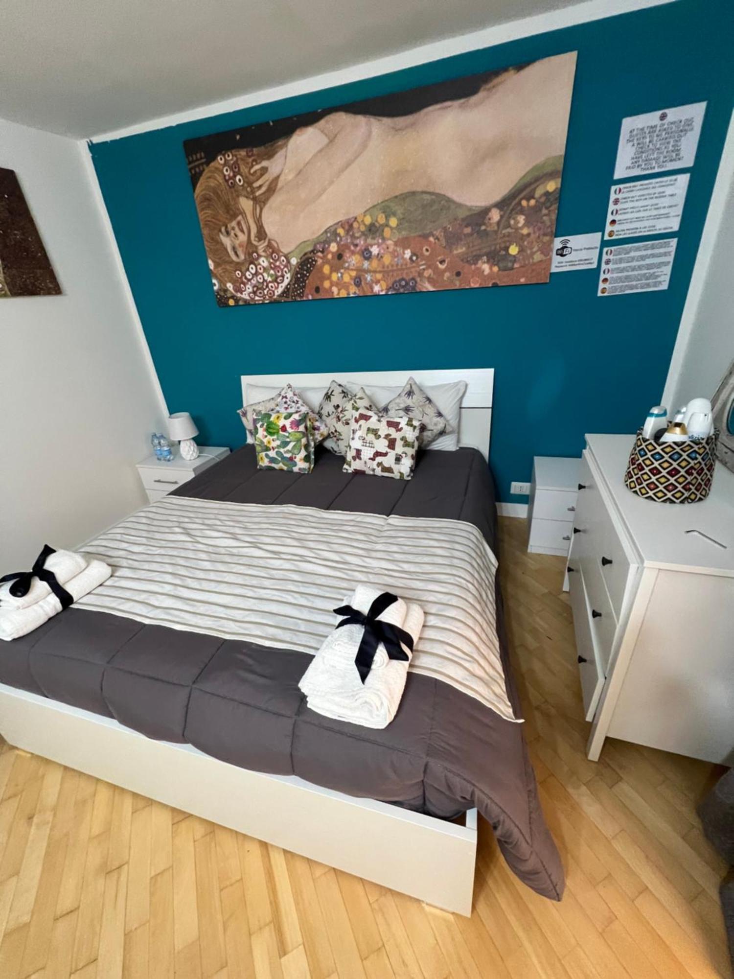 Plebiscito Charme Rooms نابولي المظهر الخارجي الصورة